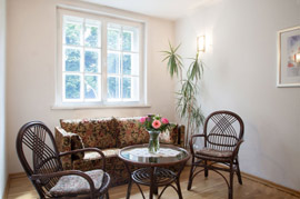 gemütliches Zimmer in seniorenresidenz für alte Menschen mit Demenz in Berlin Tempelhof