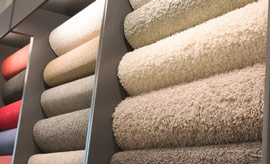 Unterschiedliche Qualitäten und Fraben von Teppichböden im Teppichbodenlager Berlin